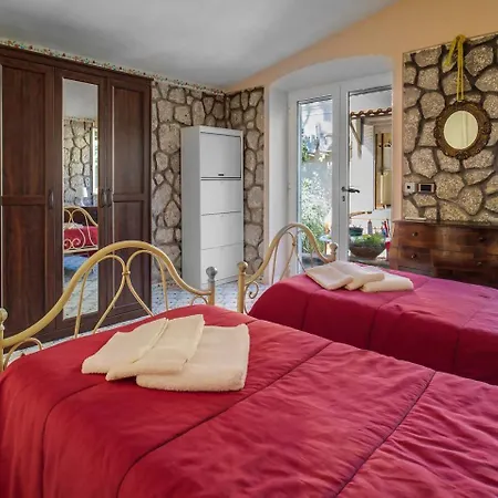 Apartamento Casa Silvana 2 Casa Con Giardino By Italiahost