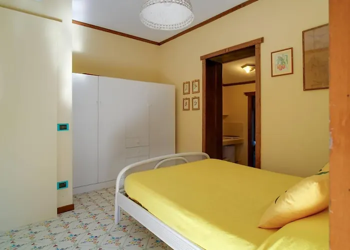 Casa Silvana 2 Casa Con Giardino By Italiahost アパート カプリ